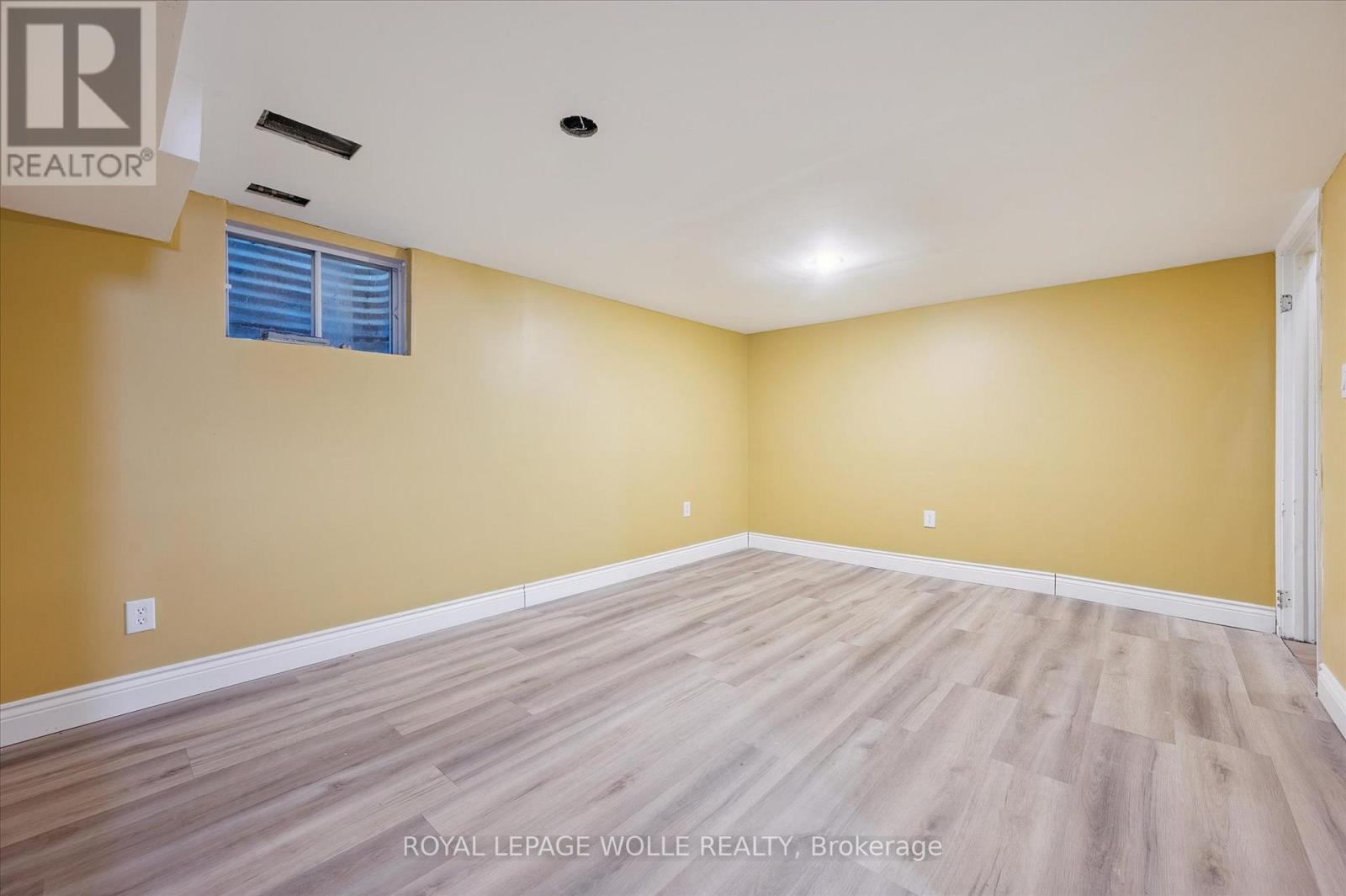 












43 - 589 BEECHWOOD DRIVE

,
Waterloo,




Ontario
N2T2K9

