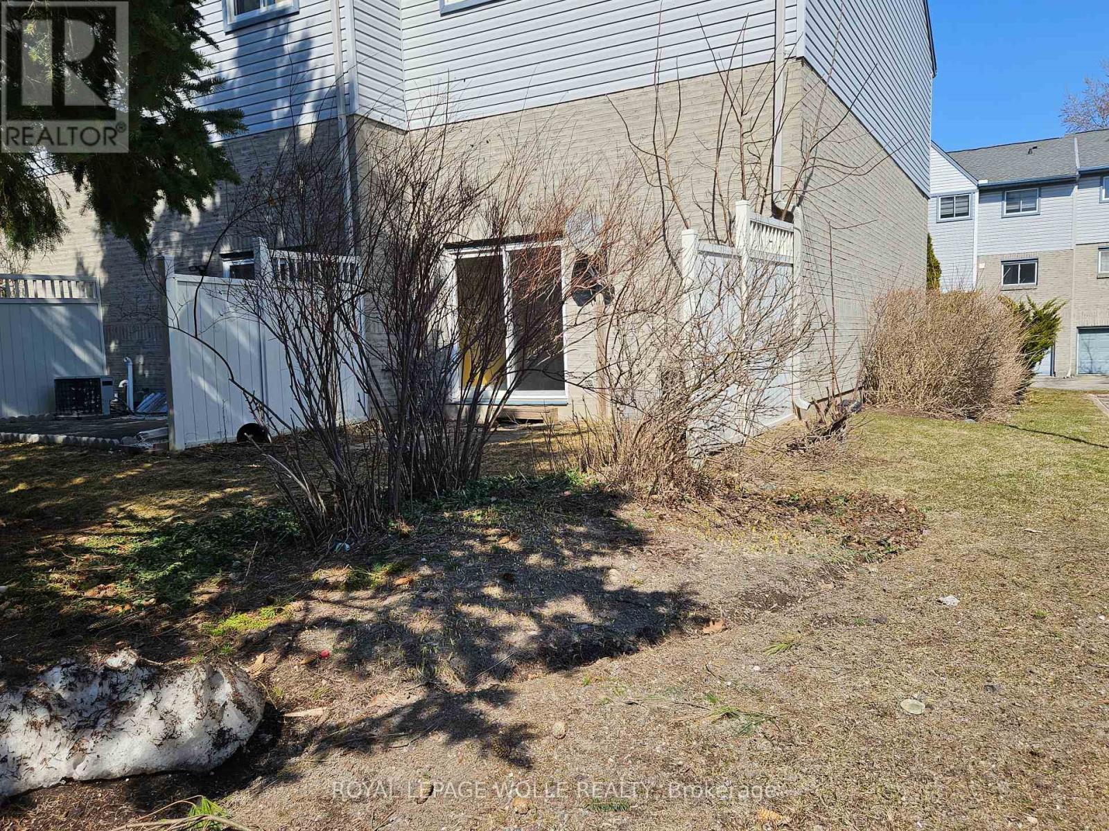 












43 - 589 BEECHWOOD DRIVE

,
Waterloo,




Ontario
N2T2K9


