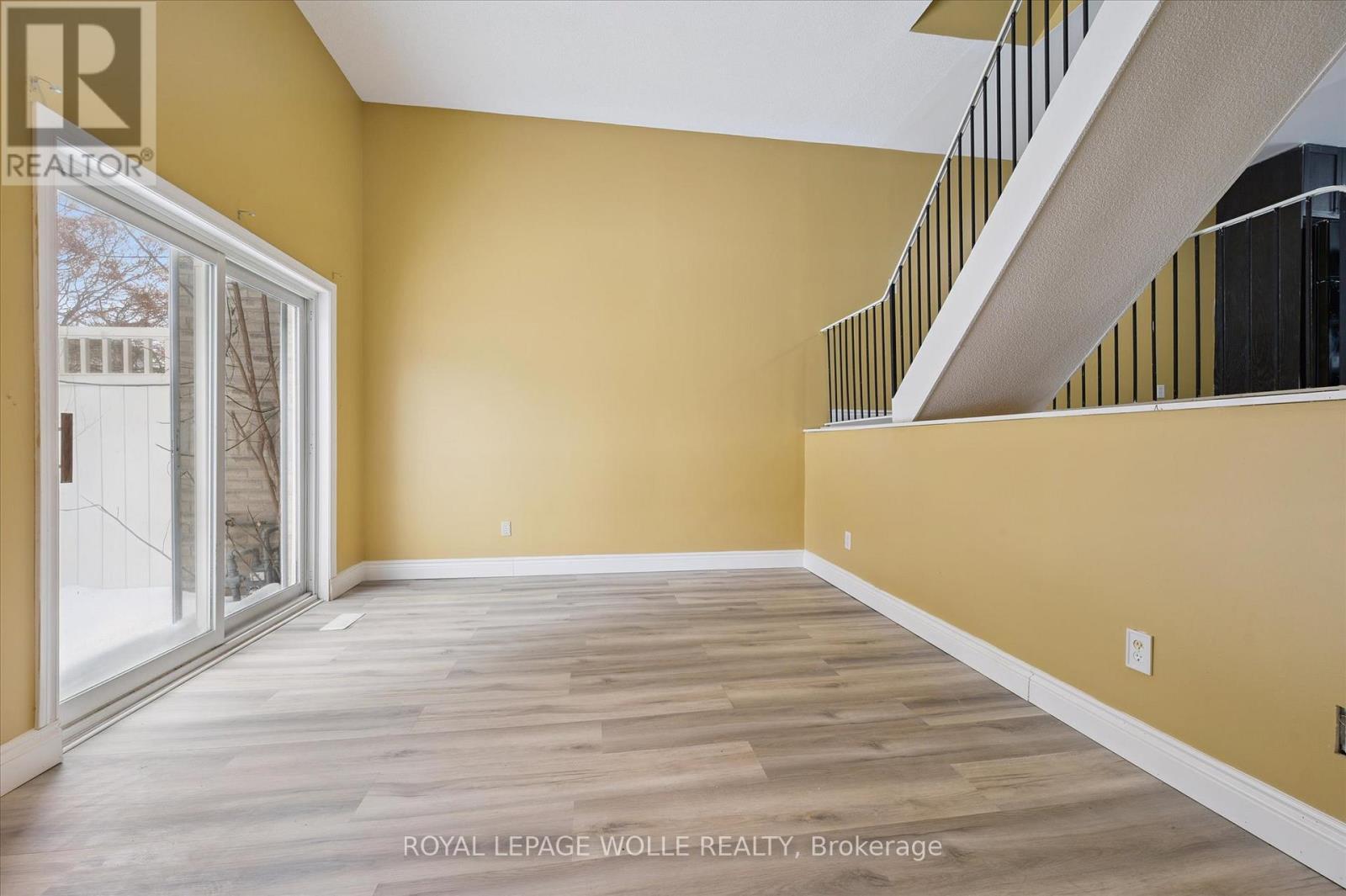 












43 - 589 BEECHWOOD DRIVE

,
Waterloo,




Ontario
N2T2K9

