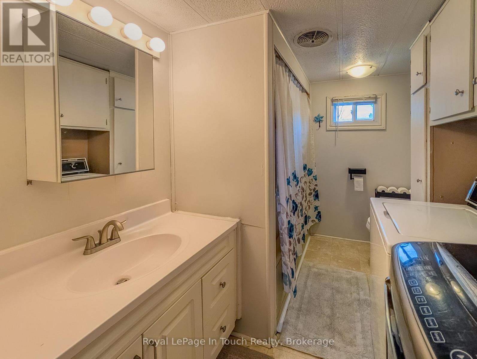 












30 BERTS ROAD

,
Midland,




Ontario
L4R5B5

