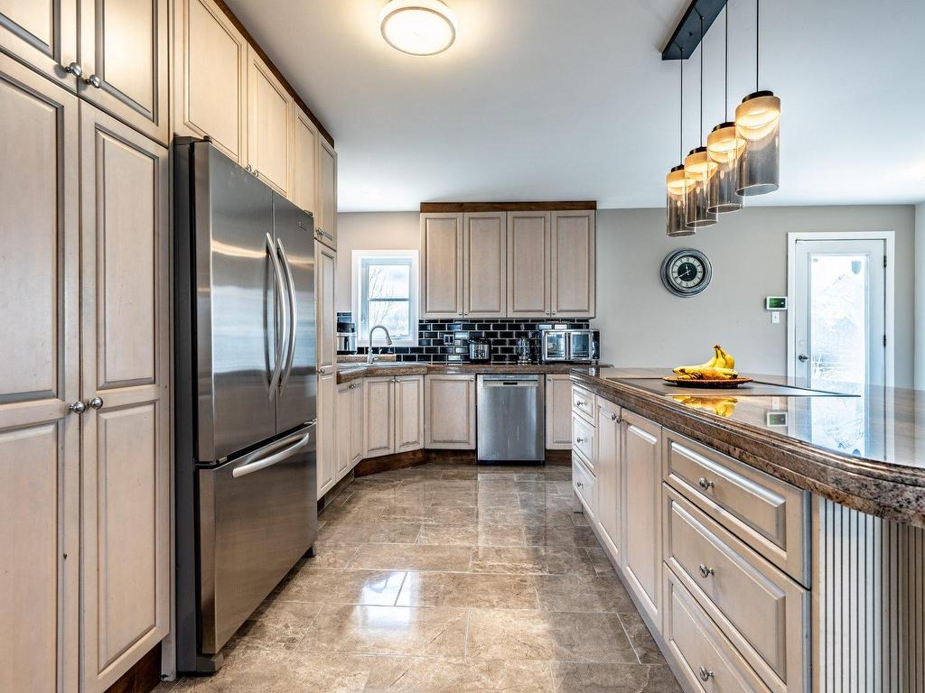 









4610


Boul. Duchesne

,
Yamachiche,




QC
G0X3L0

