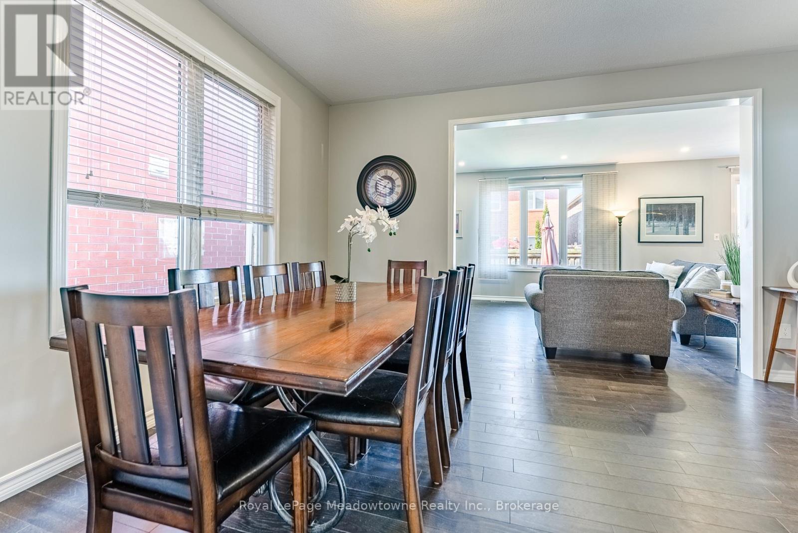 












325 GLEAVE TERRACE

,
Milton (HA Harrison),




Ontario
L9T8P1

