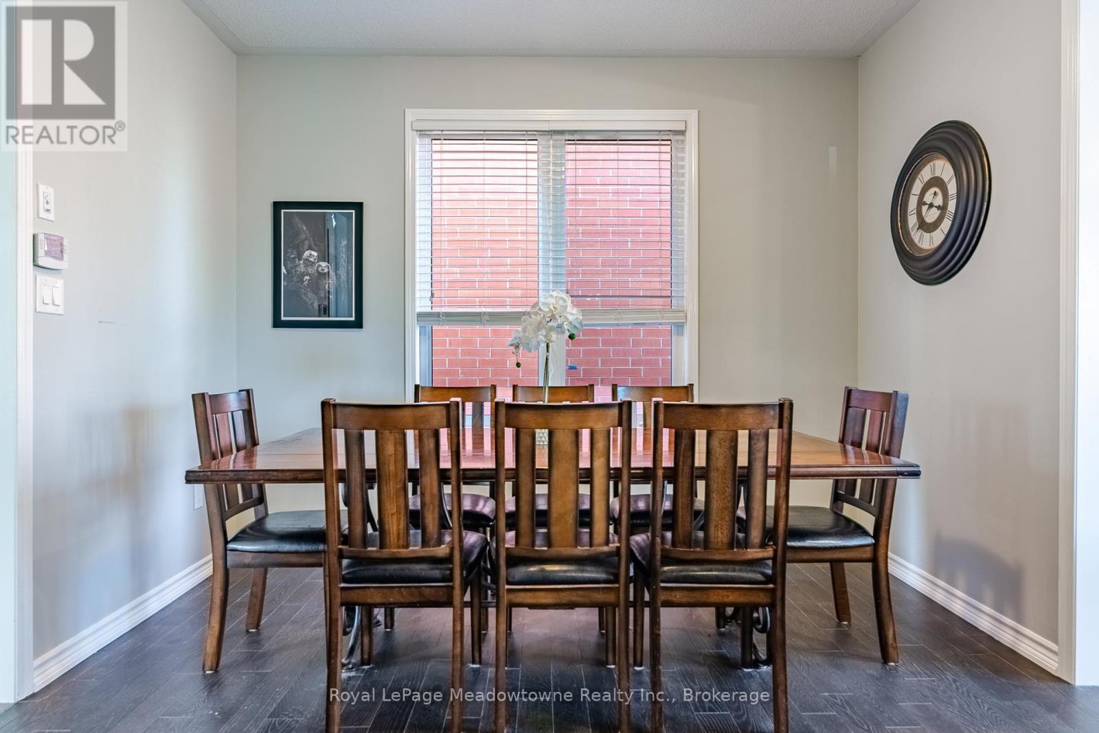 












325 GLEAVE TERRACE

,
Milton (HA Harrison),




Ontario
L9T8P1

