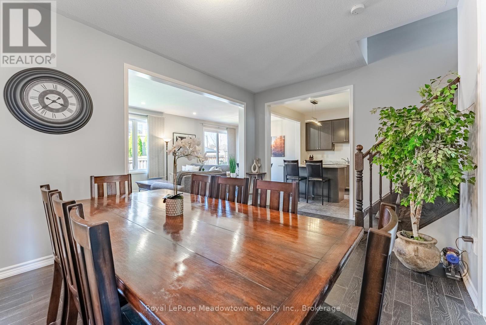 












325 GLEAVE TERRACE

,
Milton (HA Harrison),




Ontario
L9T8P1

