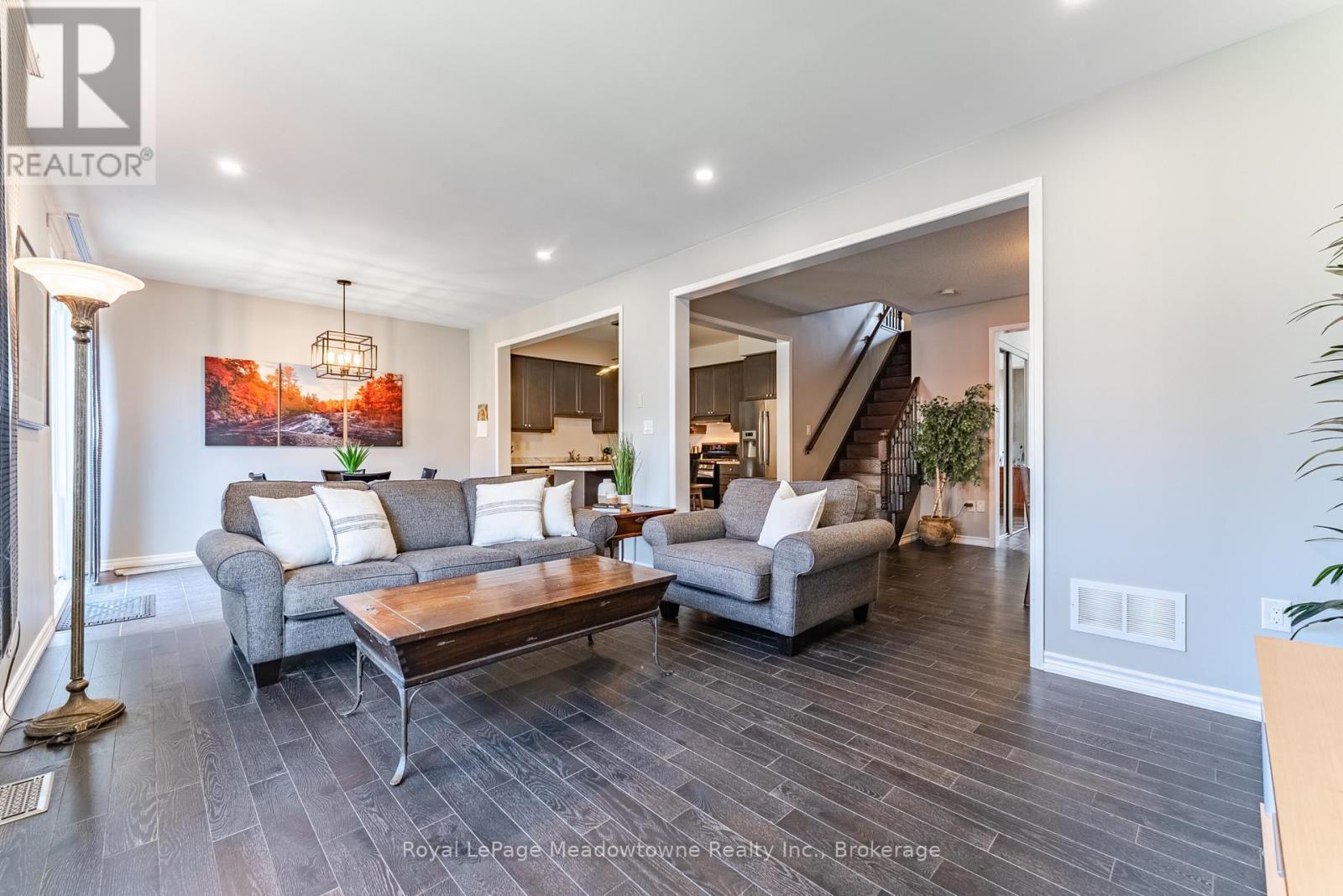 












325 GLEAVE TERRACE

,
Milton (HA Harrison),




Ontario
L9T8P1

