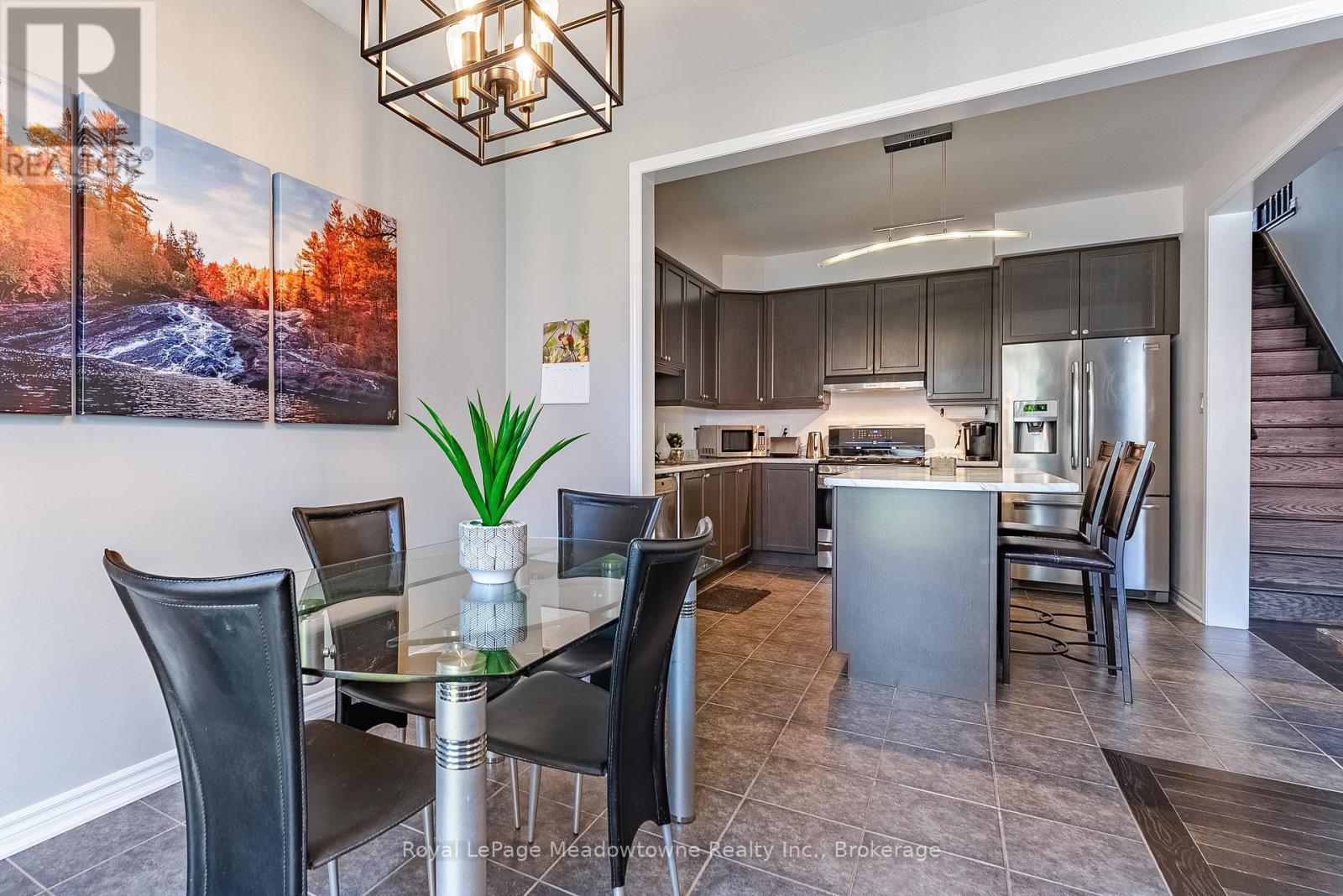 












325 GLEAVE TERRACE

,
Milton (HA Harrison),




Ontario
L9T8P1

