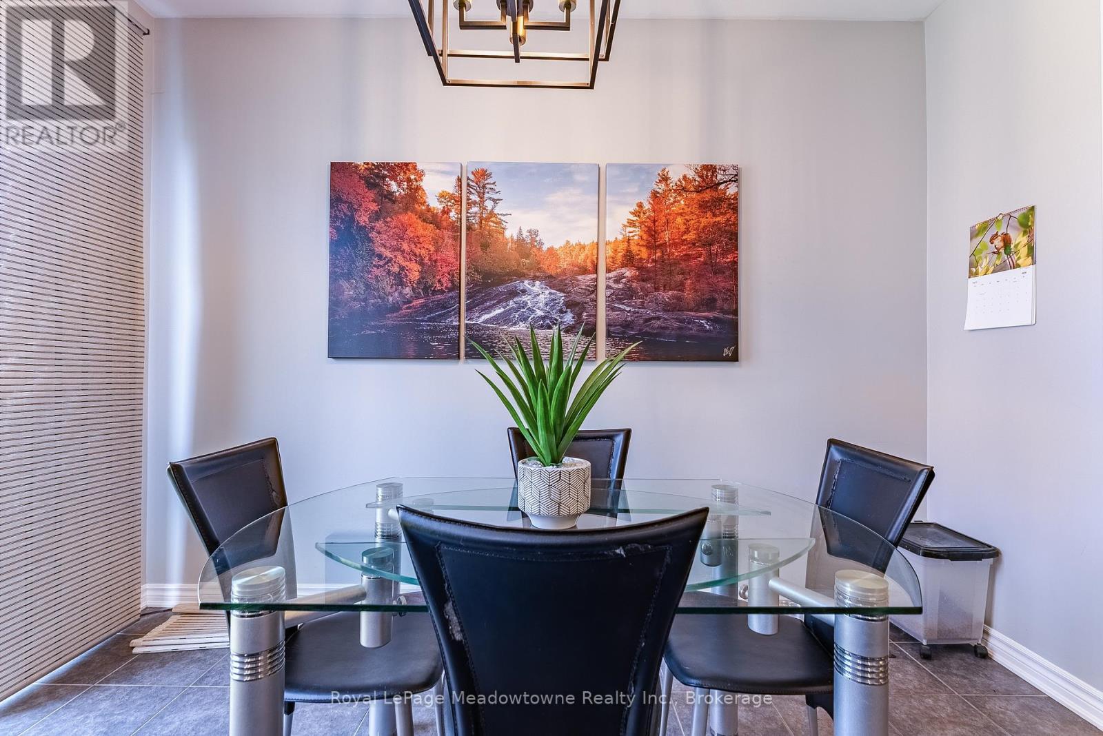 












325 GLEAVE TERRACE

,
Milton (HA Harrison),




Ontario
L9T8P1

