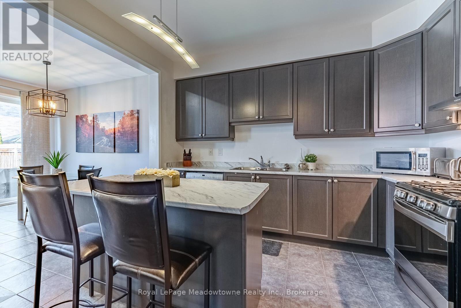 












325 GLEAVE TERRACE

,
Milton (HA Harrison),




Ontario
L9T8P1

