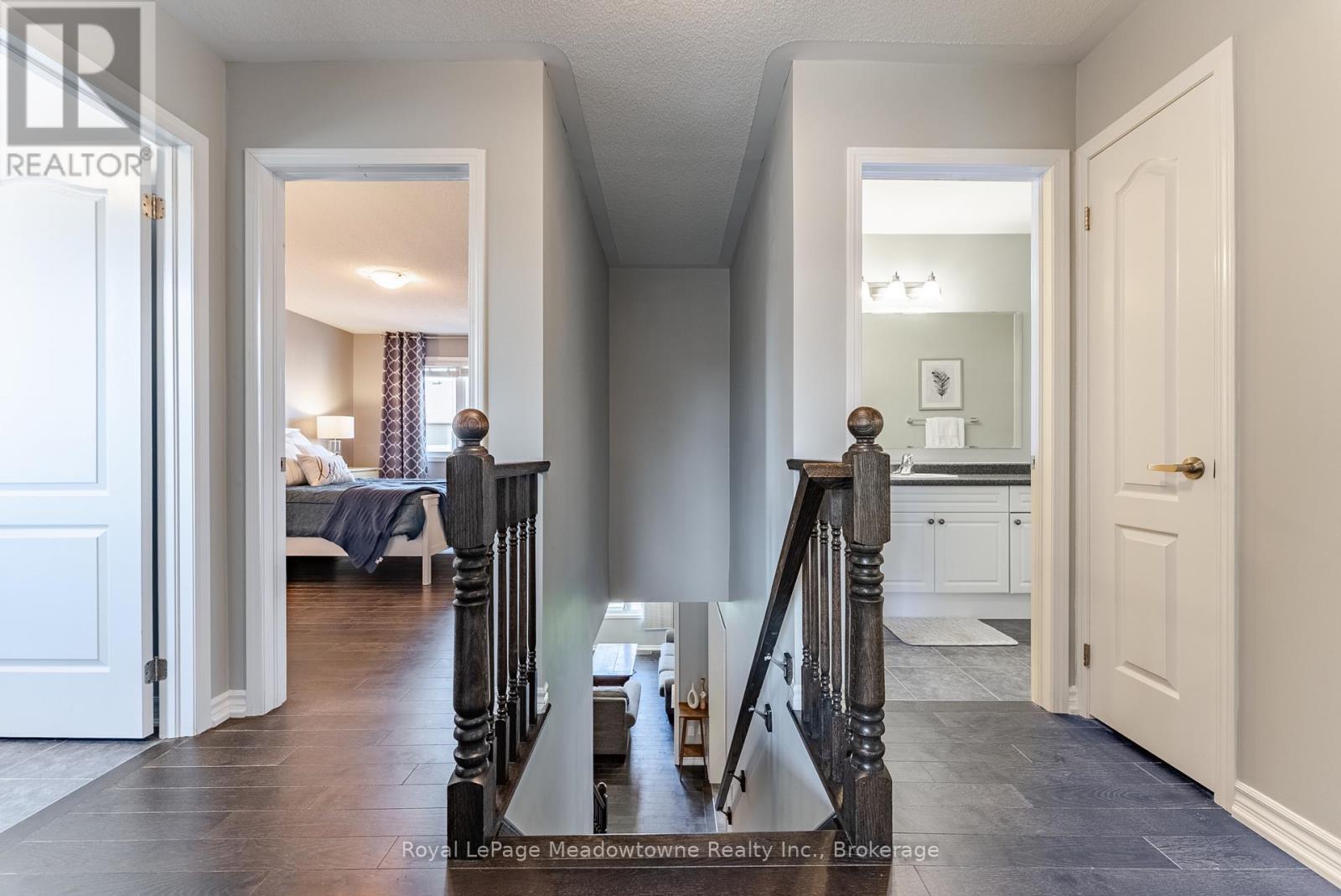












325 GLEAVE TERRACE

,
Milton (HA Harrison),




Ontario
L9T8P1

