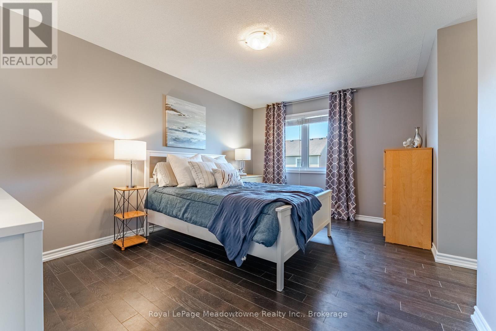 












325 GLEAVE TERRACE

,
Milton (HA Harrison),




Ontario
L9T8P1

