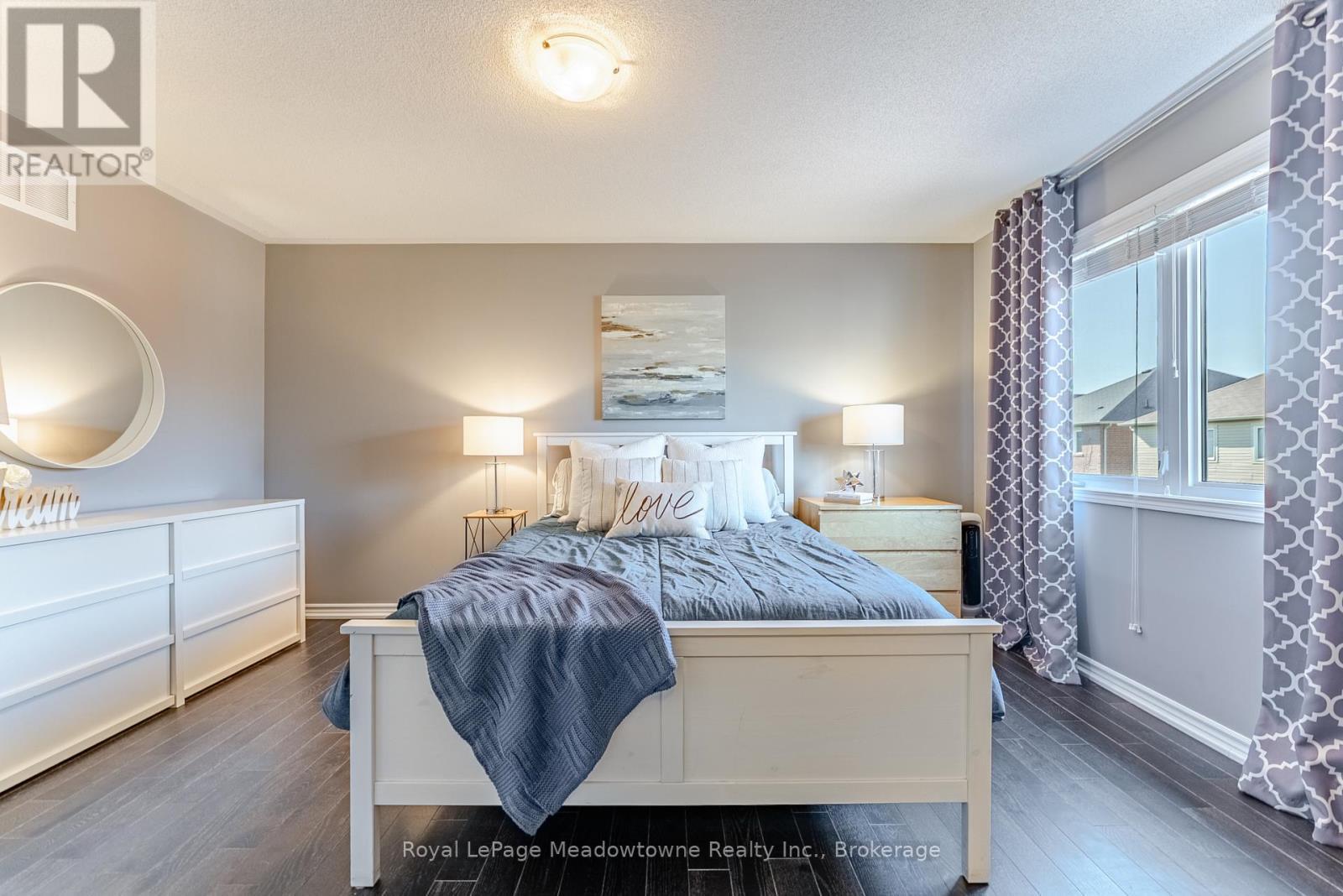 












325 GLEAVE TERRACE

,
Milton (HA Harrison),




Ontario
L9T8P1

