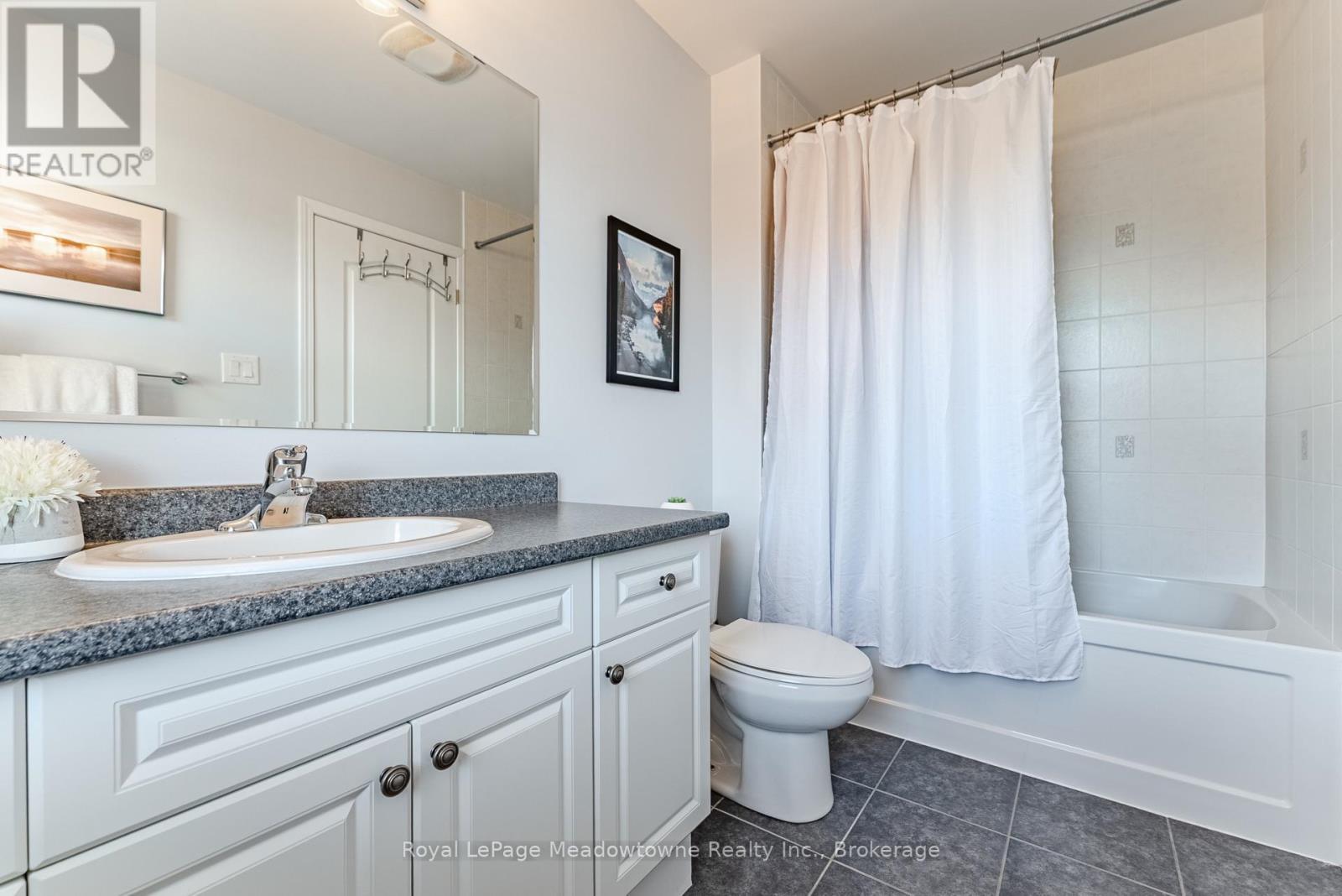 












325 GLEAVE TERRACE

,
Milton (HA Harrison),




Ontario
L9T8P1

