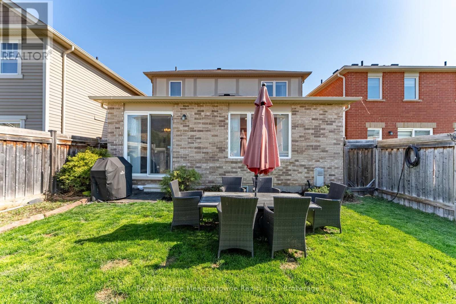 












325 GLEAVE TERRACE

,
Milton (HA Harrison),




Ontario
L9T8P1

