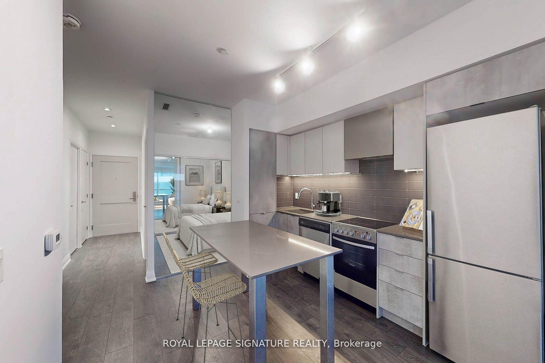 









26


Gibbs

Road, 211,
Toronto,




ON
M9B 0E3

