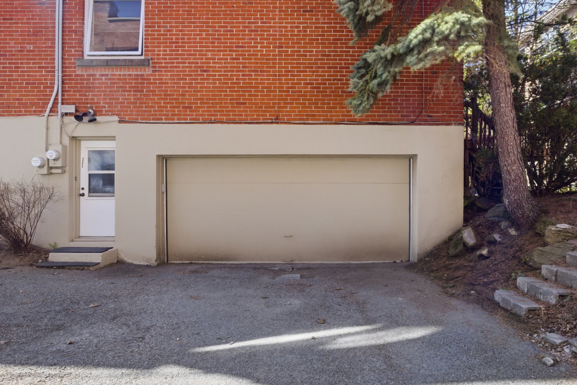 









4927


Av. Draper

,
Montréal (Côte-des-Neiges/Notre-Dame-de-Grâce),




QC
H3X3P6

