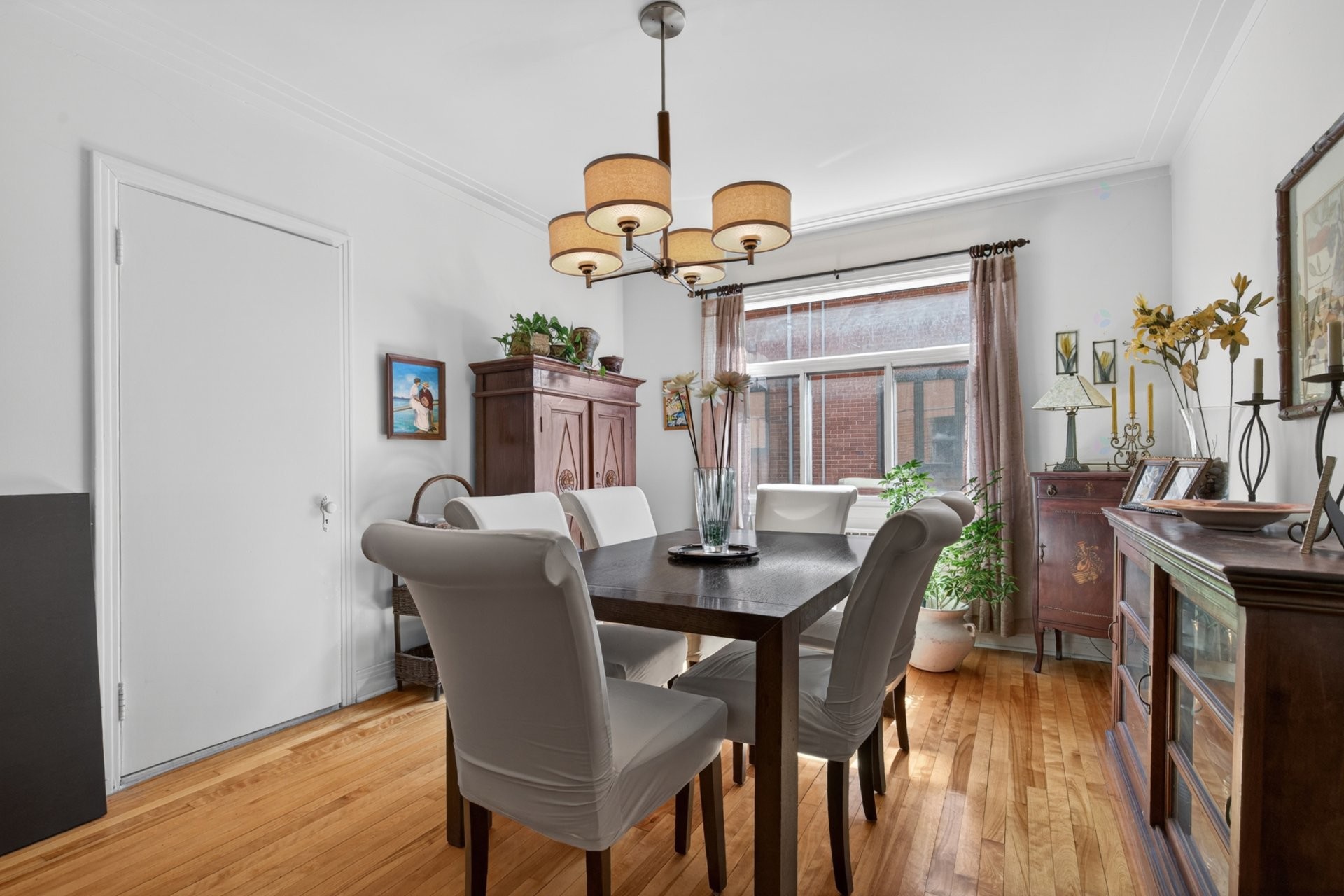 









4927


Av. Draper

,
Montréal (Côte-des-Neiges/Notre-Dame-de-Grâce),




QC
H3X3P6

