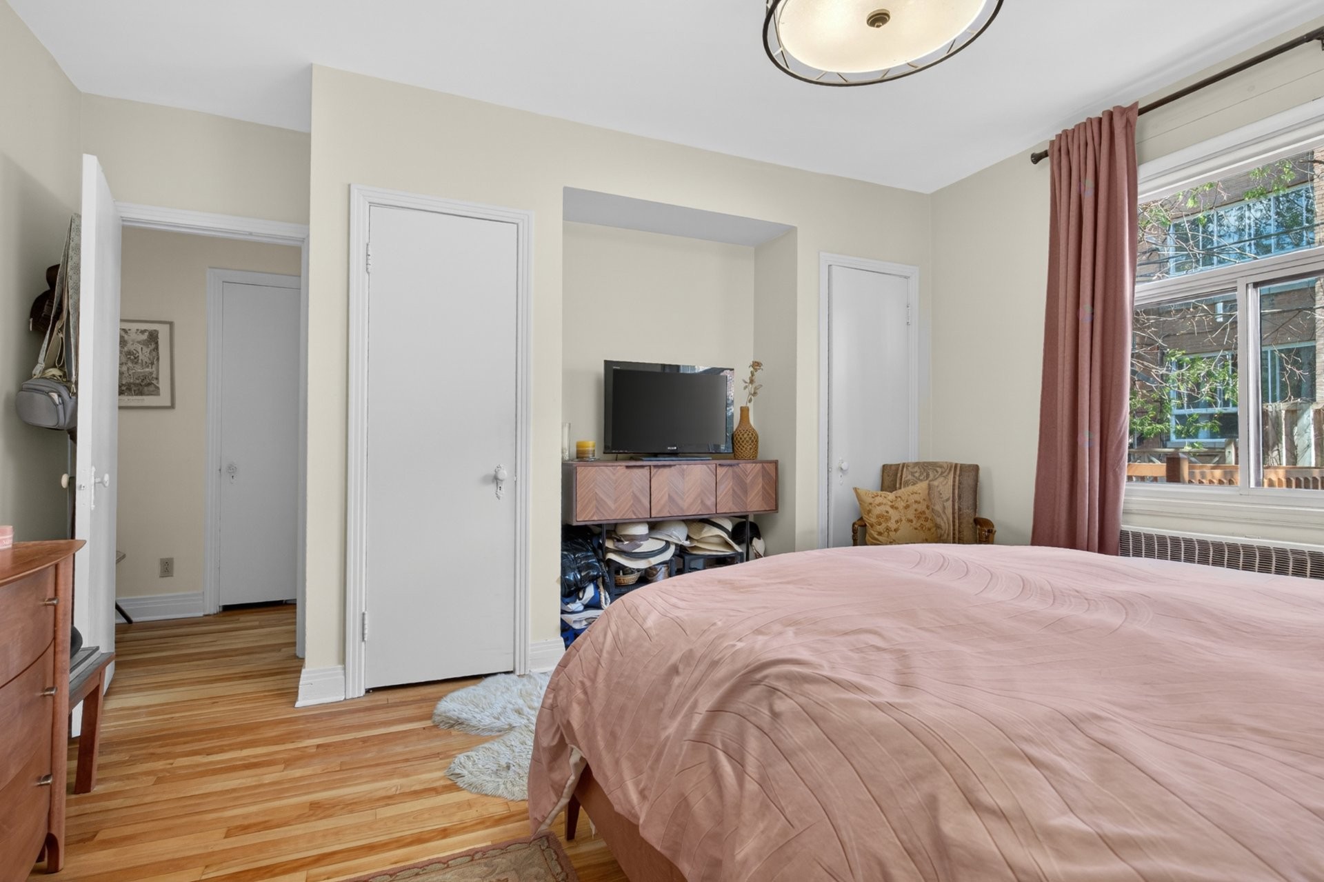 









4927


Av. Draper

,
Montréal (Côte-des-Neiges/Notre-Dame-de-Grâce),




QC
H3X3P6

