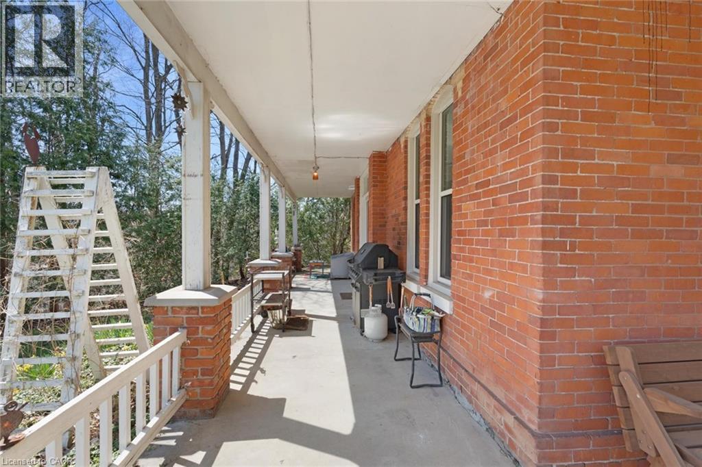












311 BROCK Road

,
Hamilton,




Ontario
L9H5H4

