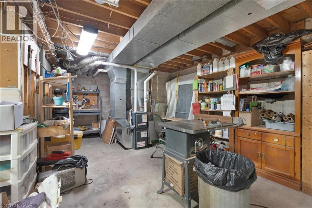 












311 BROCK Road

,
Hamilton,




Ontario
L9H5H4

