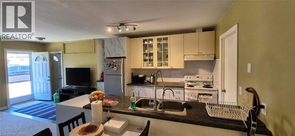 












311 BROCK Road

,
Hamilton,




Ontario
L9H5H4

