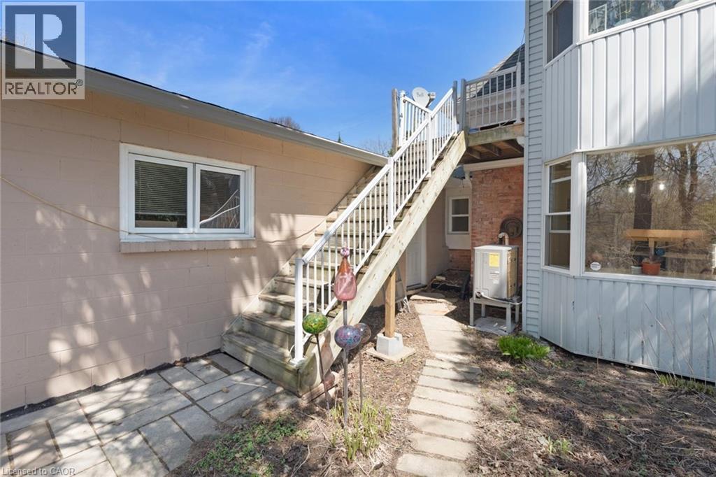 












311 BROCK Road

,
Hamilton,




Ontario
L9H5H4

