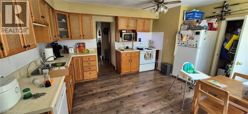 












311 BROCK Road

,
Hamilton,




Ontario
L9H5H4

