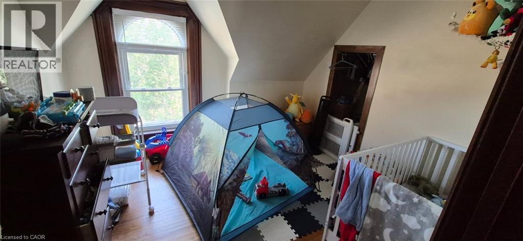 












311 BROCK Road

,
Hamilton,




Ontario
L9H5H4

