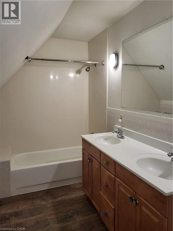 












311 BROCK Road

,
Hamilton,




Ontario
L9H5H4

