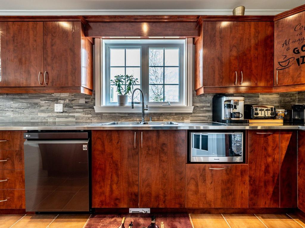 









5272


Av. Louis-G.-Caron

,
Shawinigan,




QC
G9R1X9


