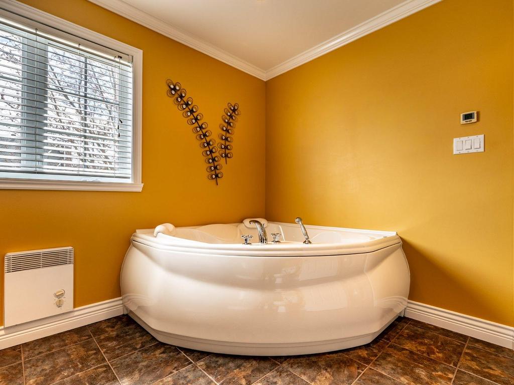 









5272


Av. Louis-G.-Caron

,
Shawinigan,




QC
G9R1X9

