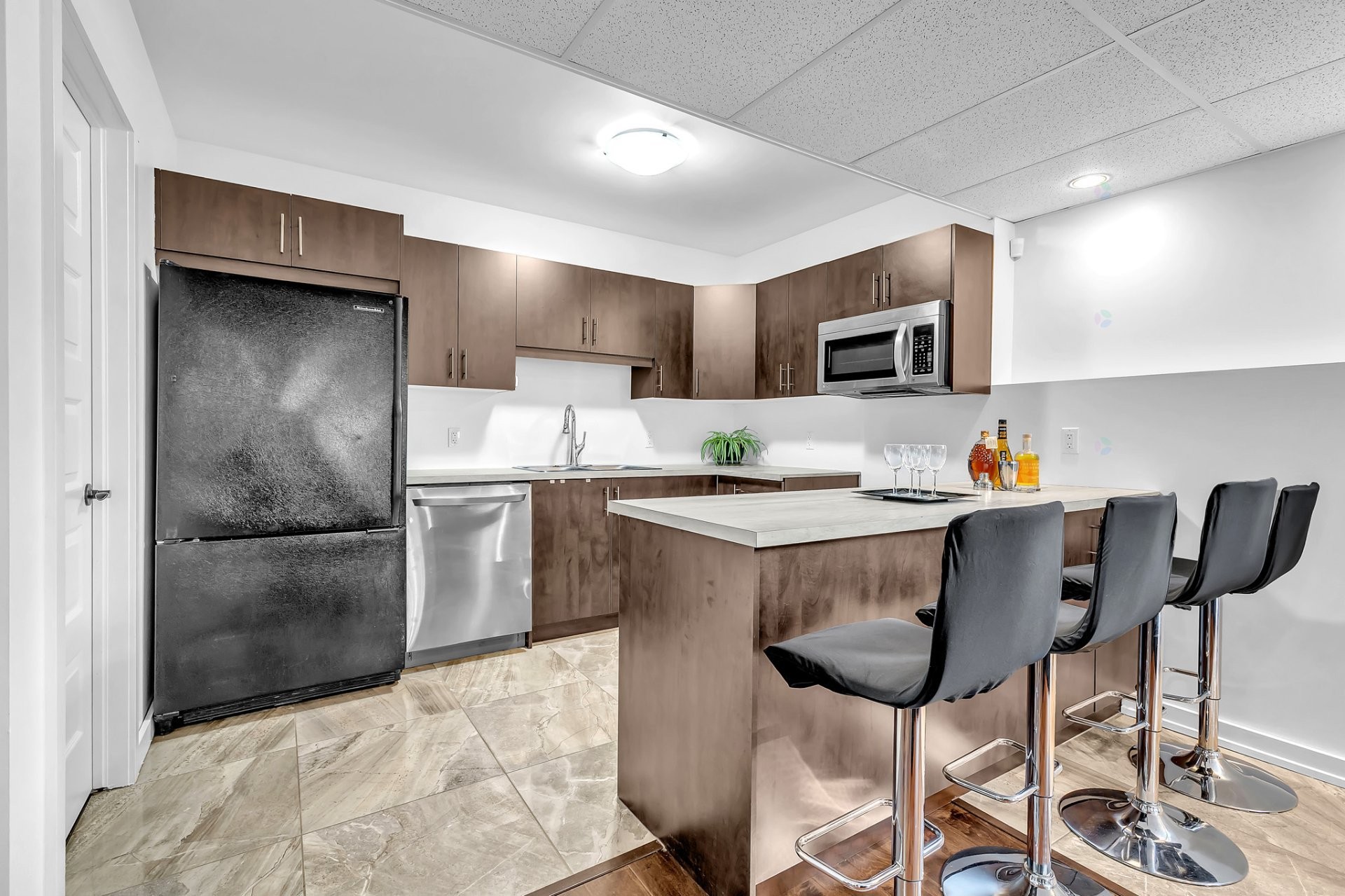 









40


Ch. des Échassiers

,
Val-des-Monts,




QC
J8N0B7

