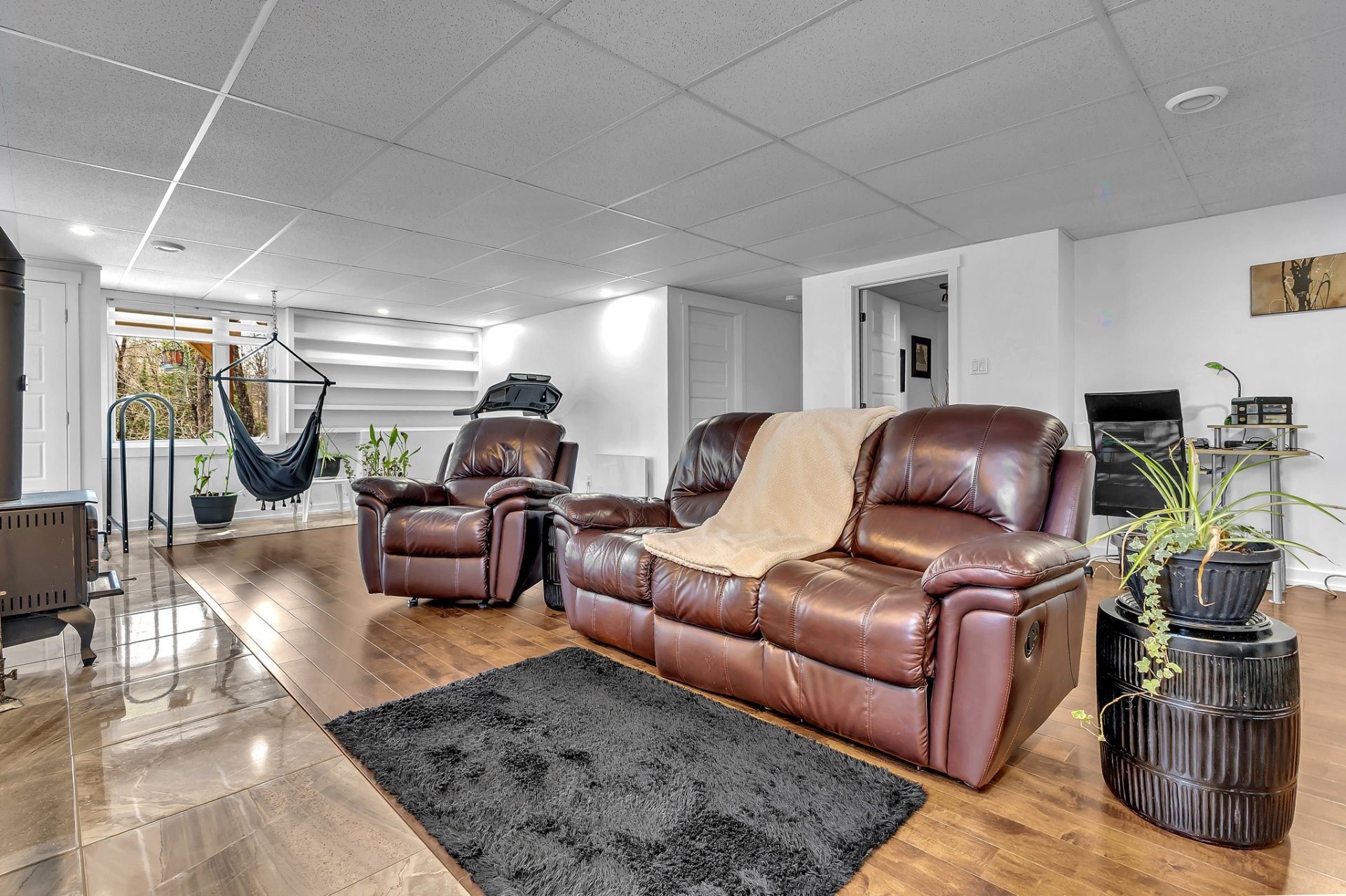 









40


Ch. des Échassiers

,
Val-des-Monts,




QC
J8N0B7

