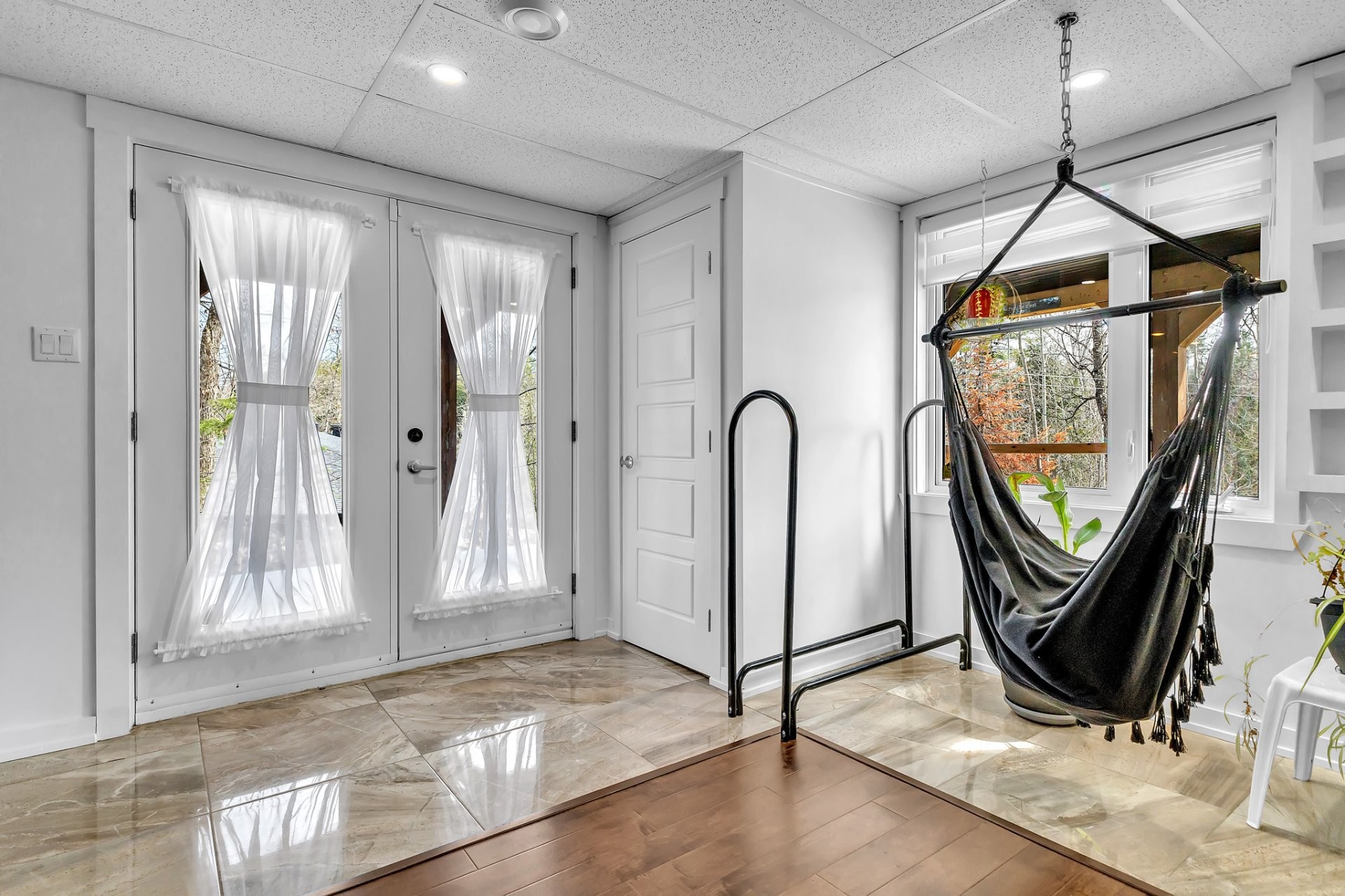 









40


Ch. des Échassiers

,
Val-des-Monts,




QC
J8N0B7

