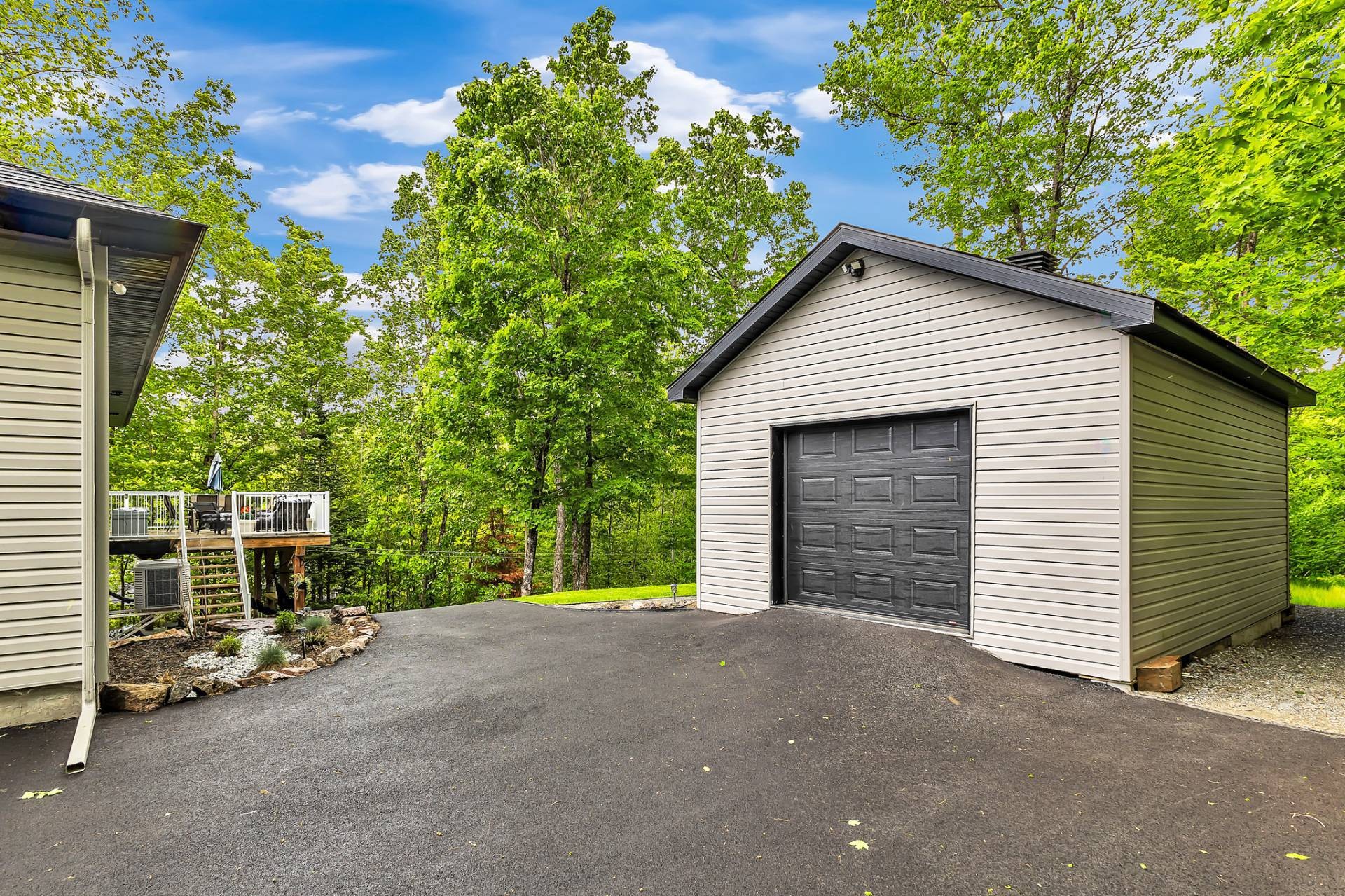 









40


Ch. des Échassiers

,
Val-des-Monts,




QC
J8N0B7

