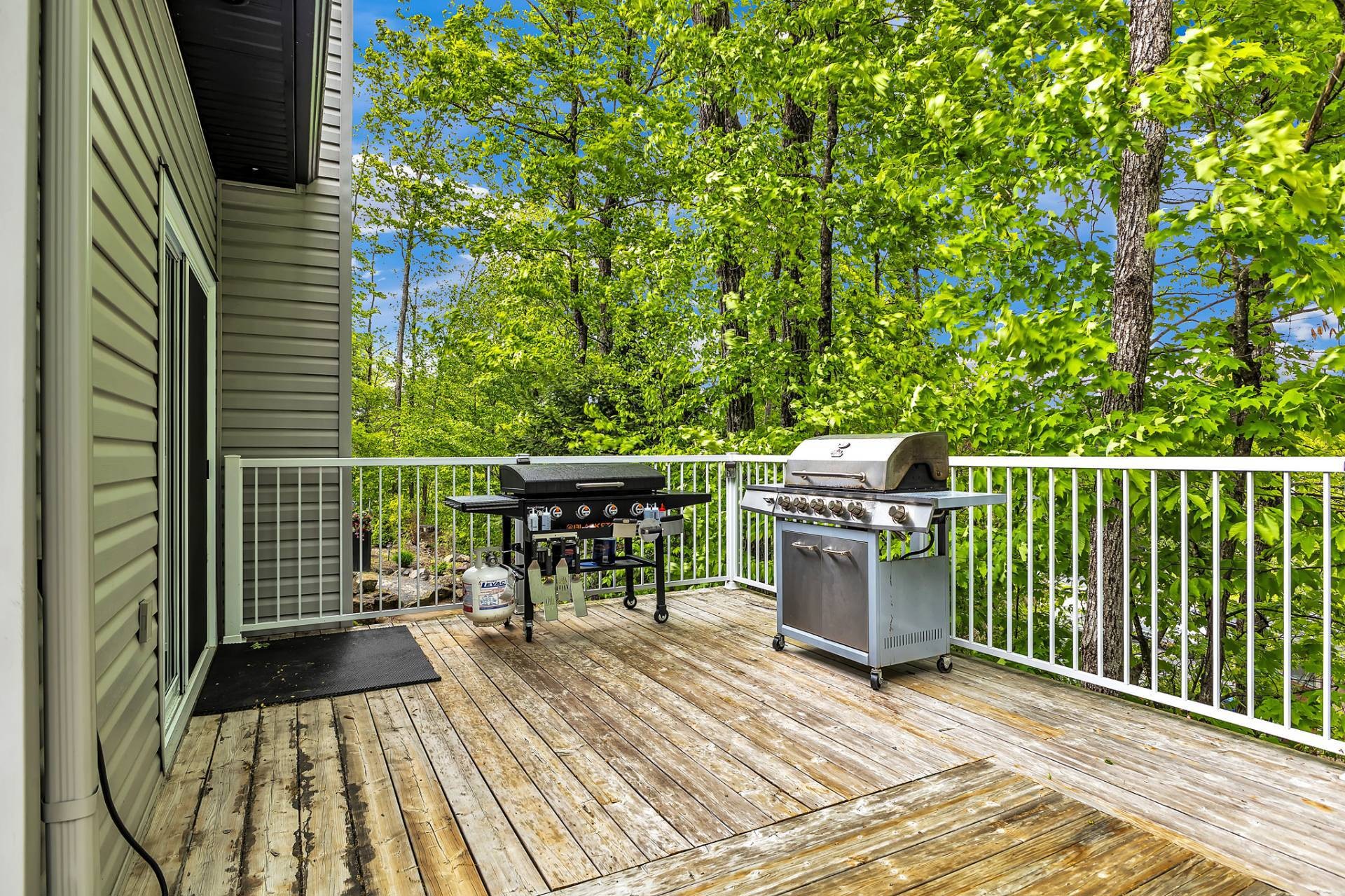 









40


Ch. des Échassiers

,
Val-des-Monts,




QC
J8N0B7

