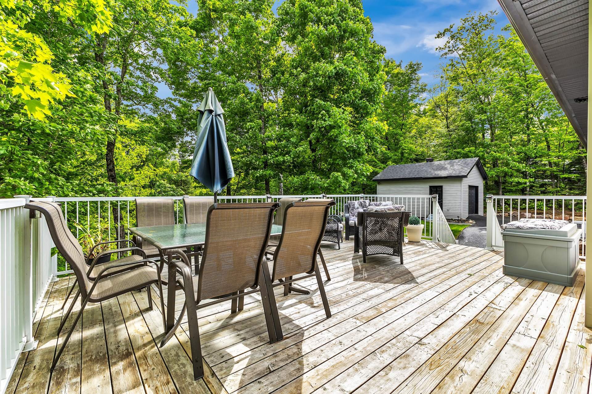 









40


Ch. des Échassiers

,
Val-des-Monts,




QC
J8N0B7

