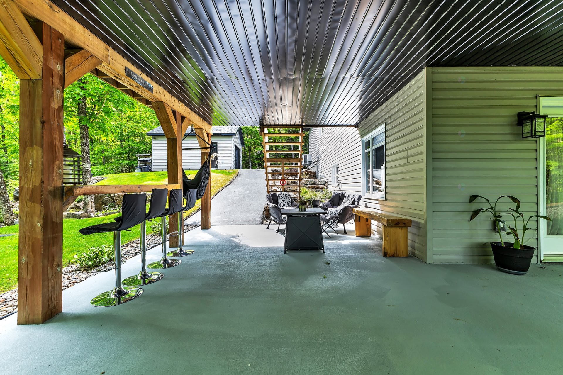 









40


Ch. des Échassiers

,
Val-des-Monts,




QC
J8N0B7

