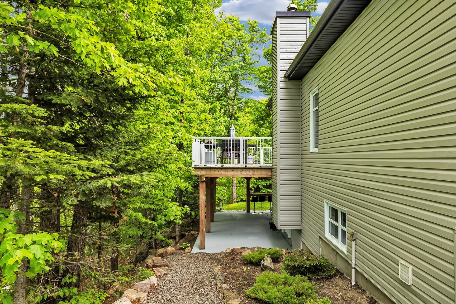 









40


Ch. des Échassiers

,
Val-des-Monts,




QC
J8N0B7

