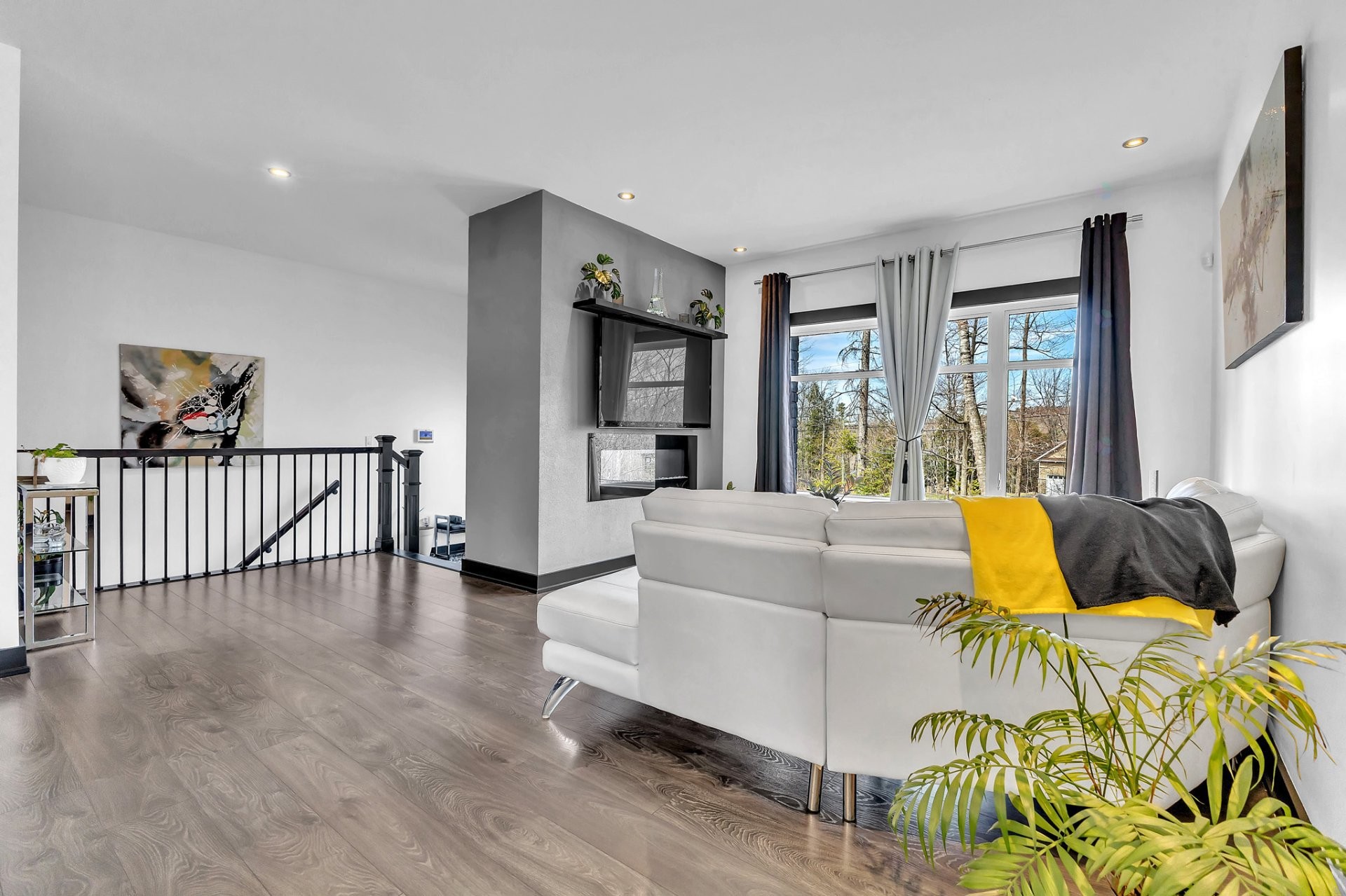 









40


Ch. des Échassiers

,
Val-des-Monts,




QC
J8N0B7

