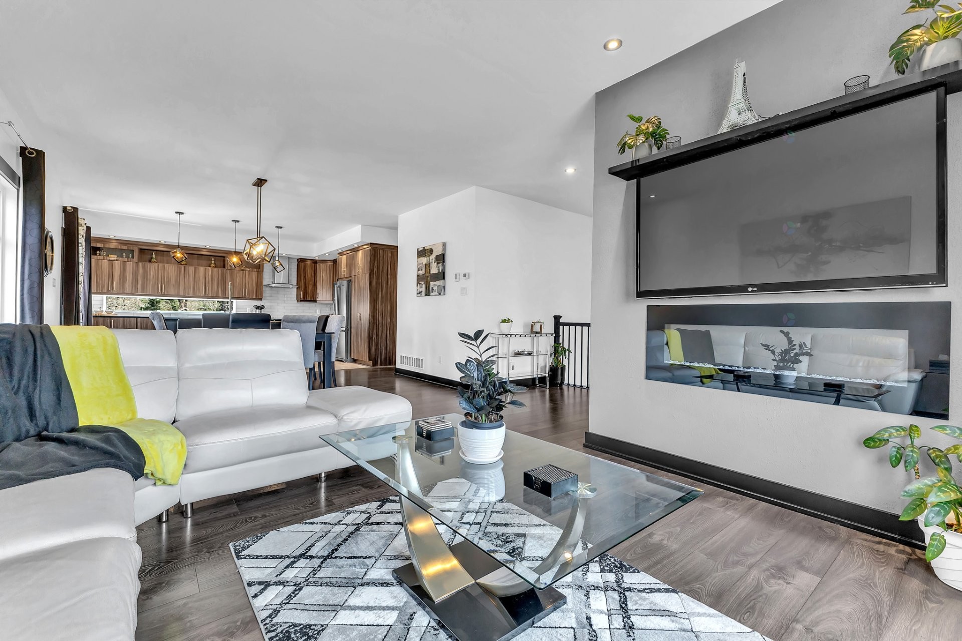 









40


Ch. des Échassiers

,
Val-des-Monts,




QC
J8N0B7


