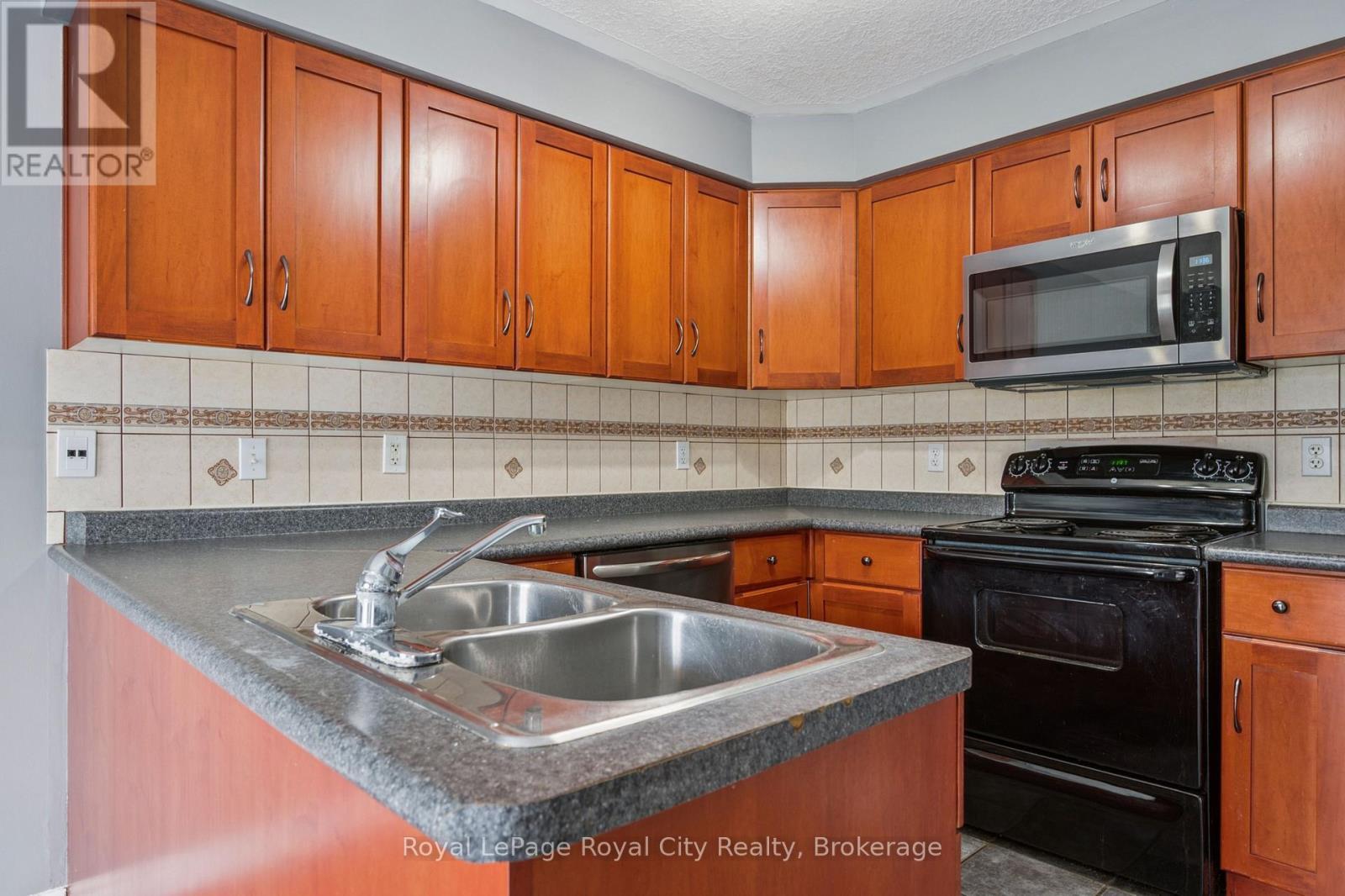 












30 DARNELL ROAD

,
Guelph (Kortright West),




Ontario
N1G5K3


