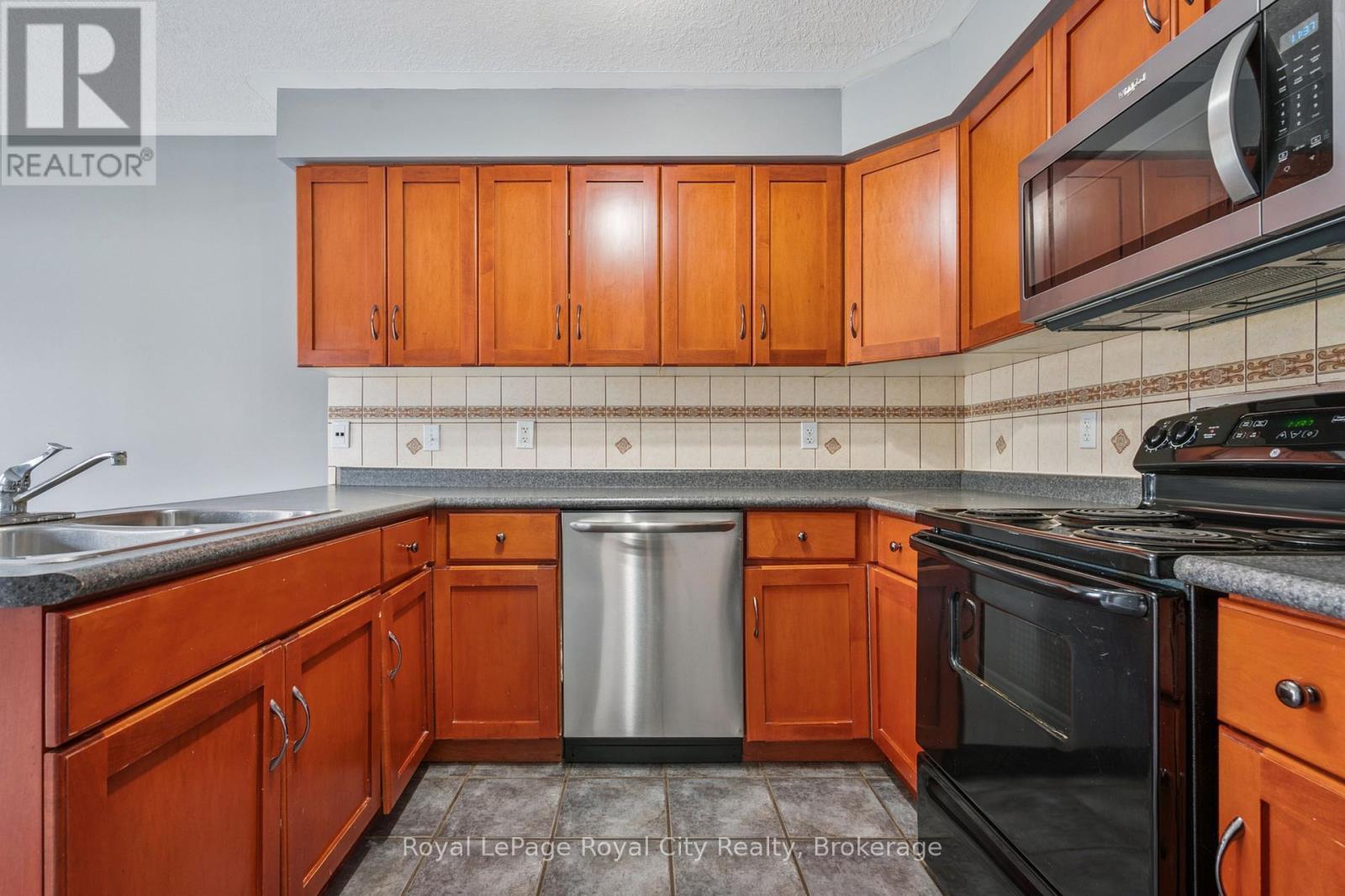 












30 DARNELL ROAD

,
Guelph (Kortright West),




Ontario
N1G5K3

