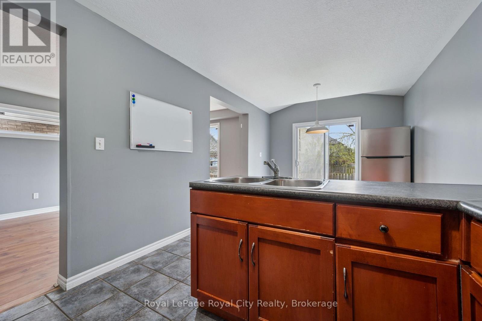 












30 DARNELL ROAD

,
Guelph (Kortright West),




Ontario
N1G5K3

