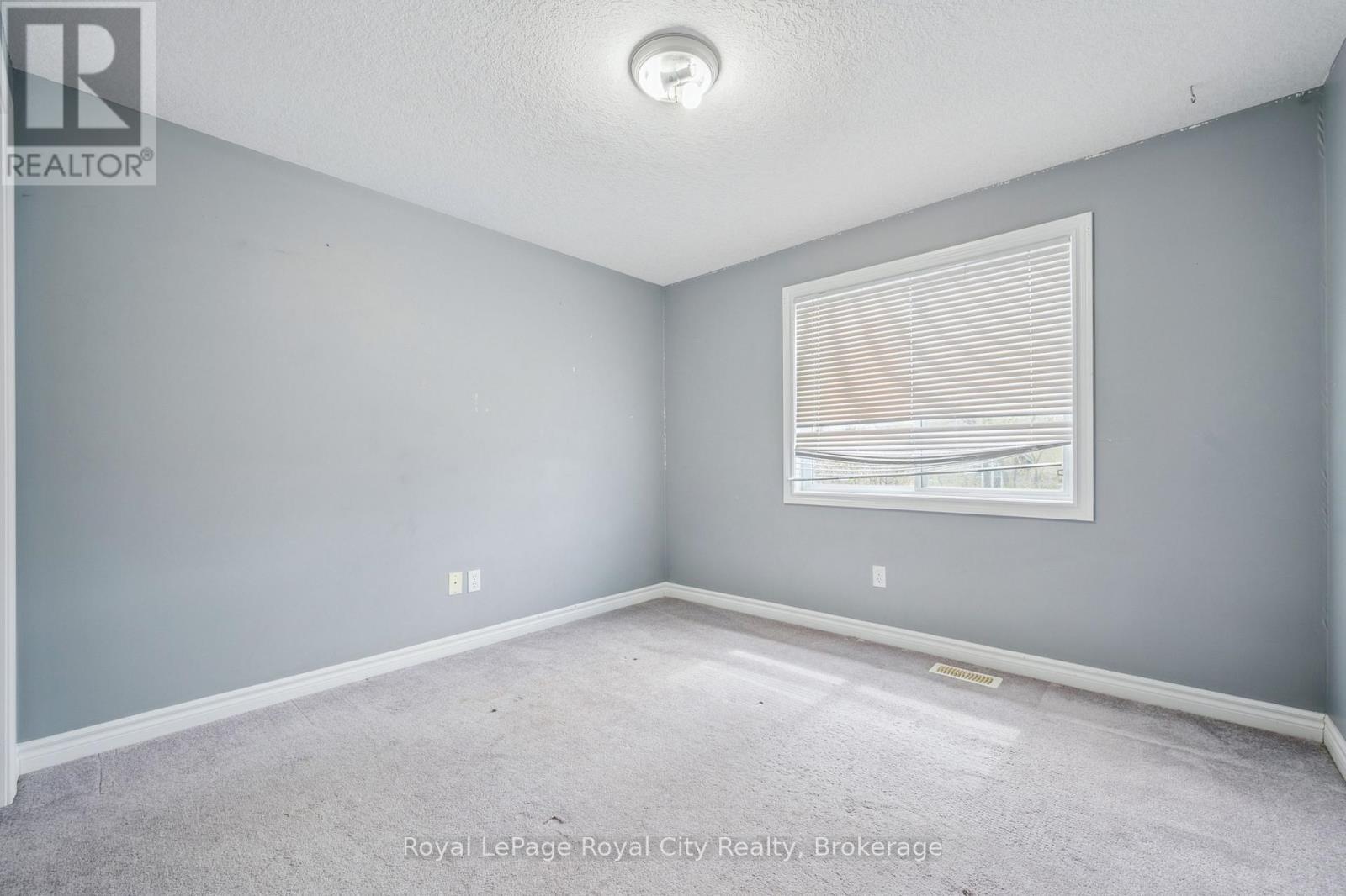












30 DARNELL ROAD

,
Guelph (Kortright West),




Ontario
N1G5K3

