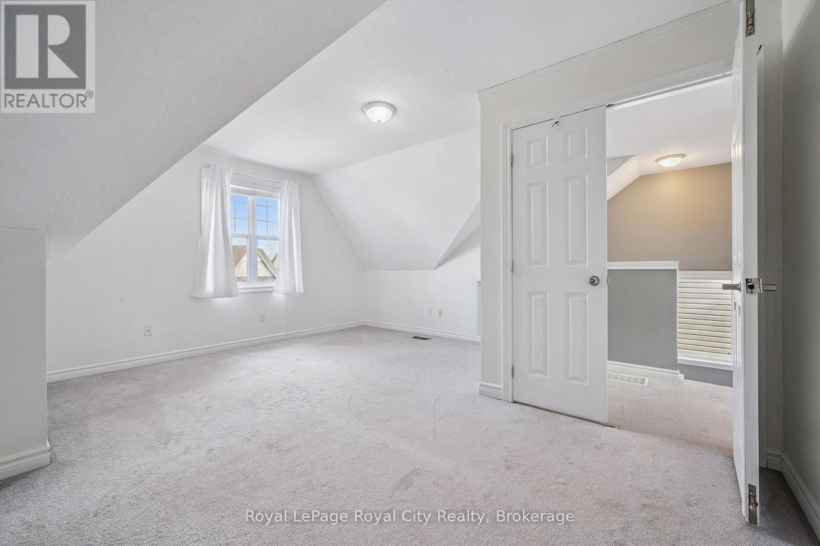 












30 DARNELL ROAD

,
Guelph (Kortright West),




Ontario
N1G5K3

