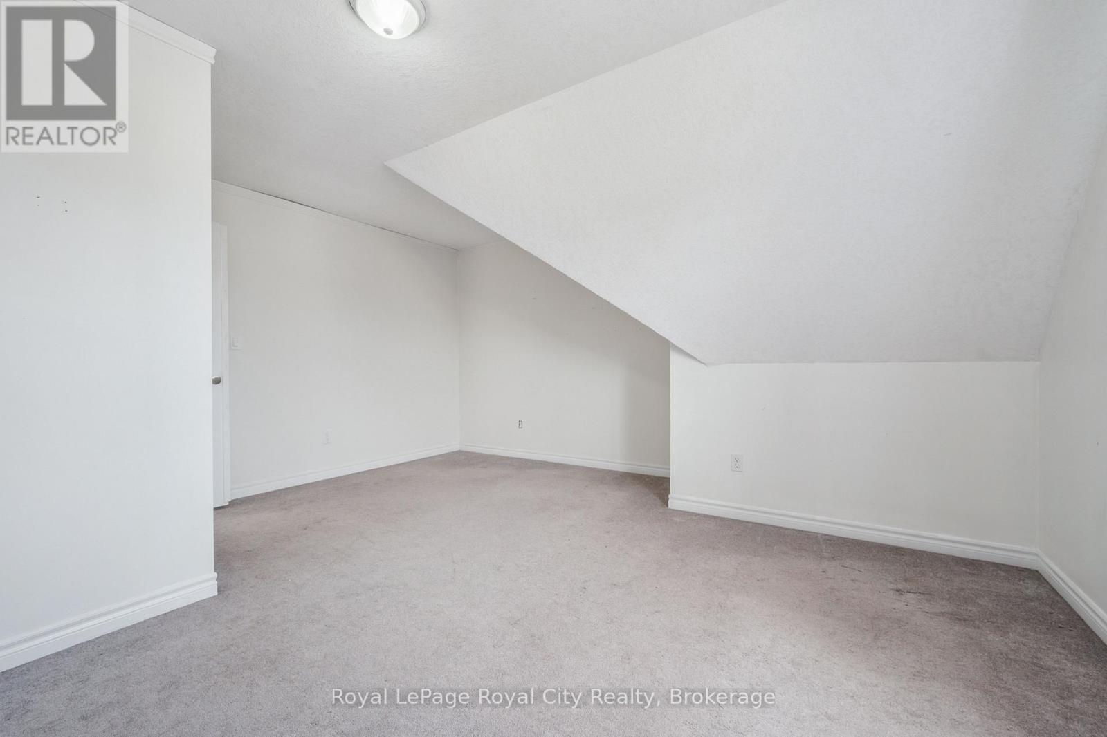 












30 DARNELL ROAD

,
Guelph (Kortright West),




Ontario
N1G5K3

