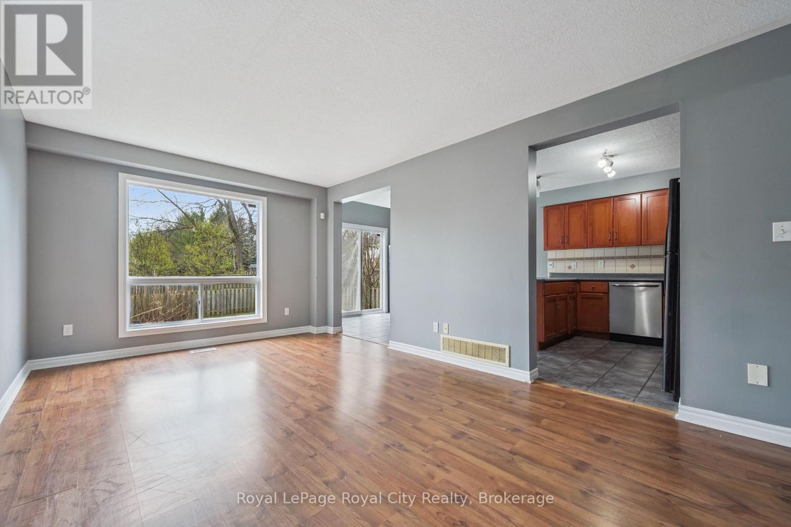 












30 DARNELL ROAD

,
Guelph (Kortright West),




Ontario
N1G5K3

