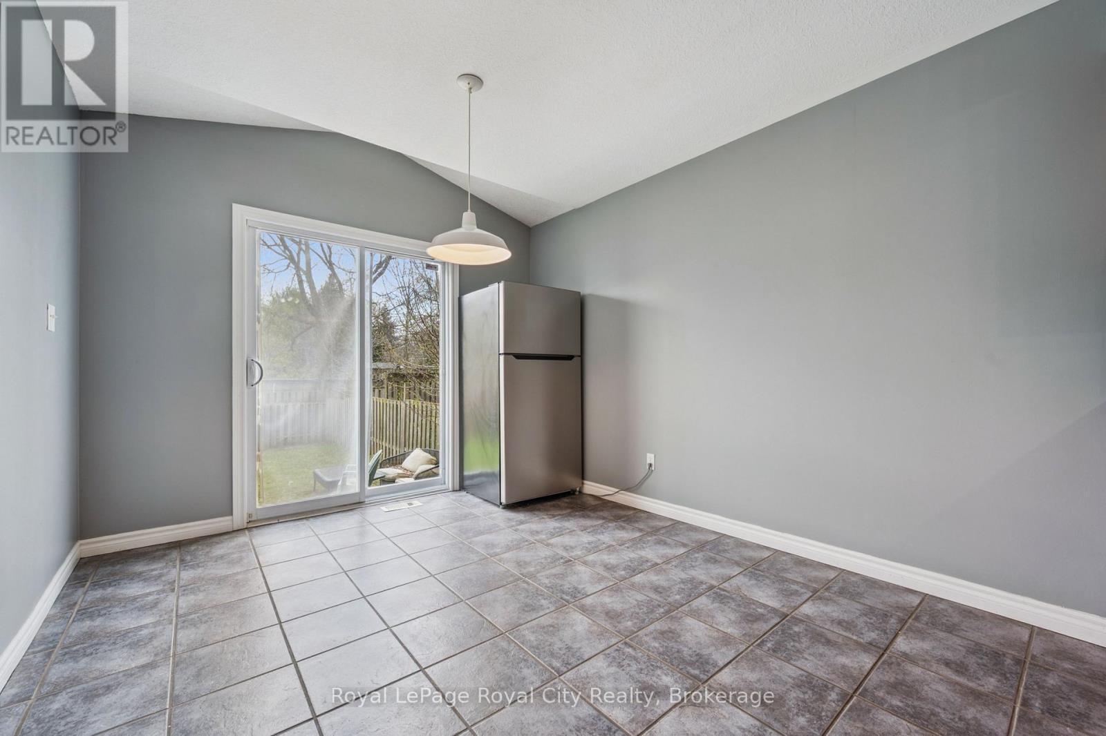 












30 DARNELL ROAD

,
Guelph (Kortright West),




Ontario
N1G5K3

