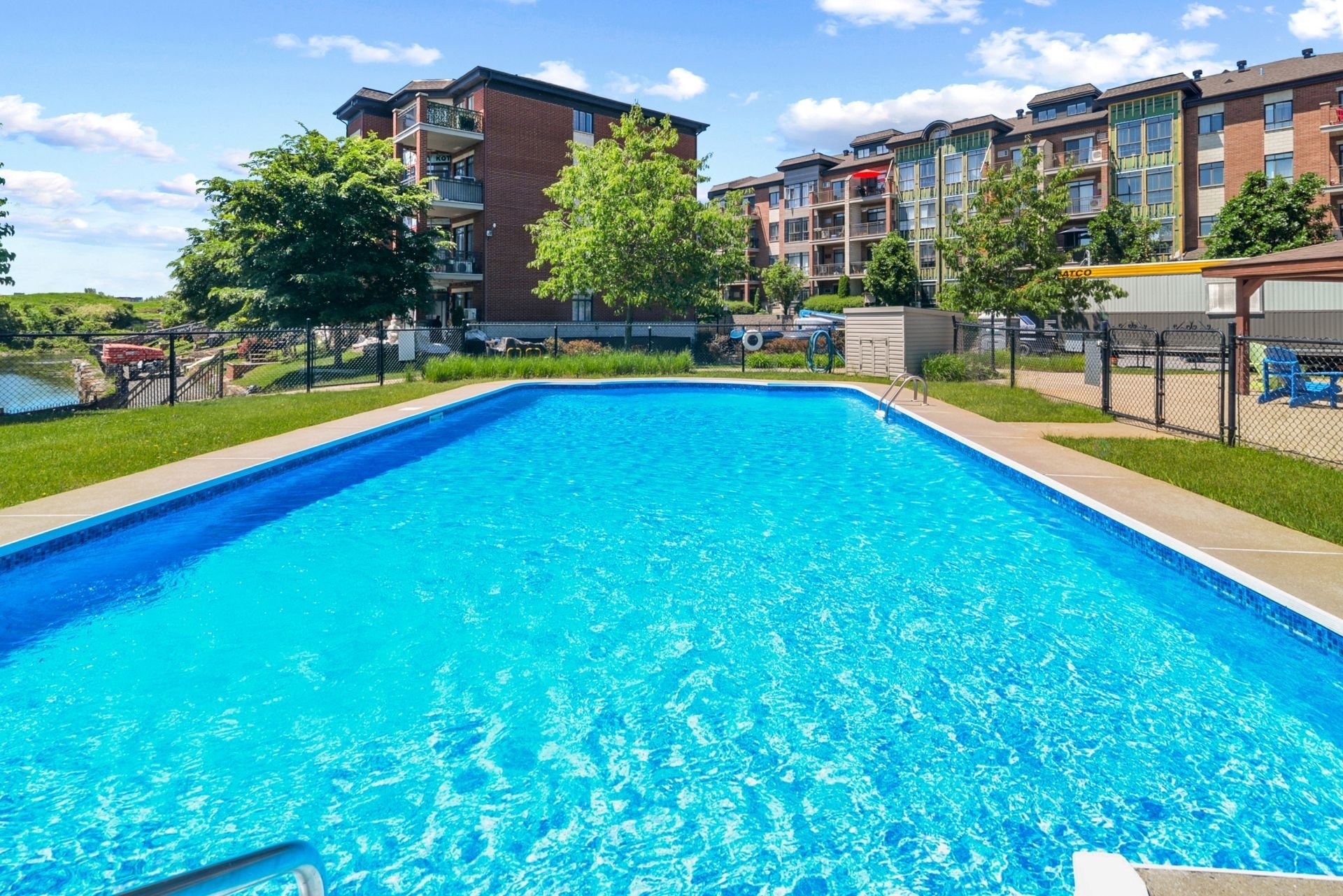 









110


Av. du Golf

, 311,
La Prairie,




QC
J5R0H1

