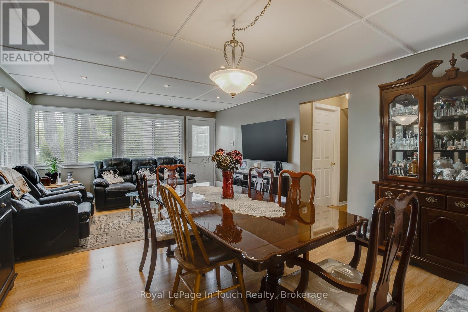 












35 TINY BEACHES ROAD S

,
Tiny,




Ontario
L0L2J0

